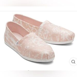 Toms Shoes